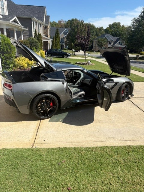 Used 2016 Chevrolet Corvette Stingray Coupe w/ 3LT Preferred Equipment Group RWD image 17