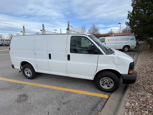 Used 2015 GMC Savana 2500 image 12