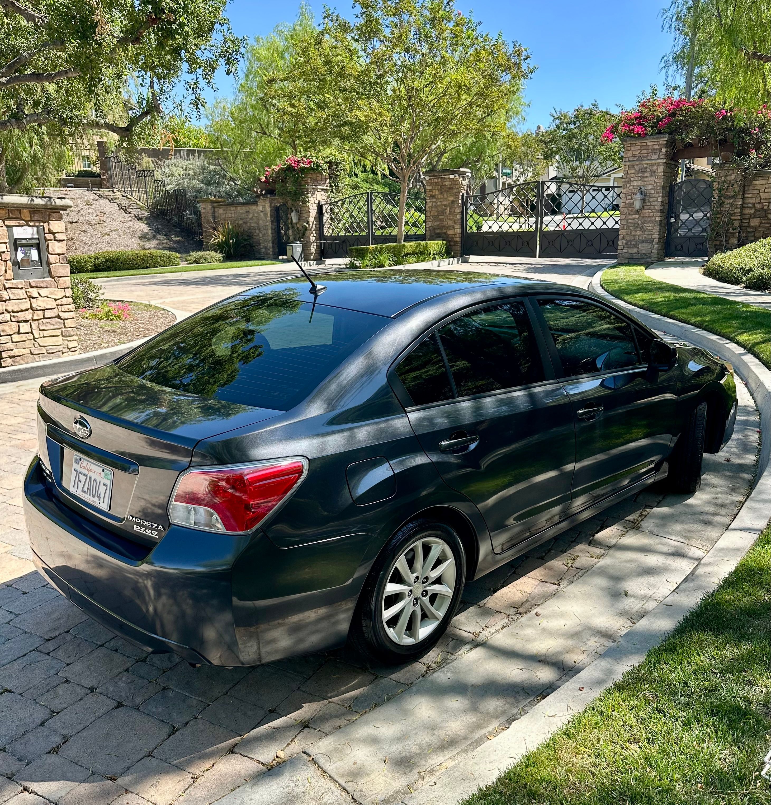 Used 2014 Subaru Impreza 2.0i Premium w/ All-Weather Package w/CVT AWD/4WD image 12