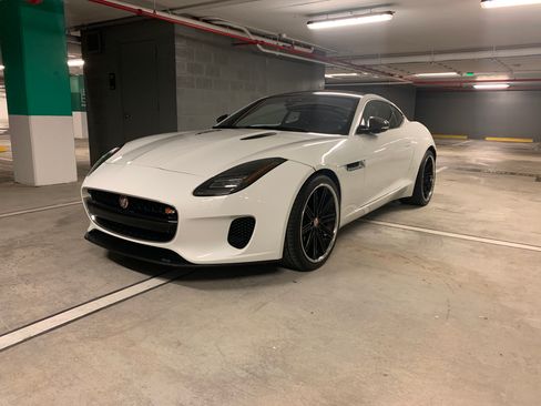 Used 2018 Jaguar F-TYPE 2.0 296 HP Coupe 2D image 5