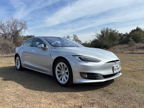 Used 2018 Tesla Model S 75D image 10