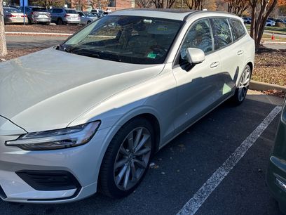 Used 2020 Volvo V60 T5 Momentum w/ Protection Package Premier