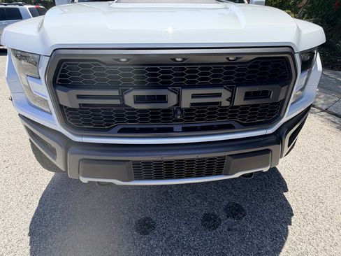 Used 2020 Ford F150 Raptor w/ Equipment Group 802A Luxury AWD/4WD image 4