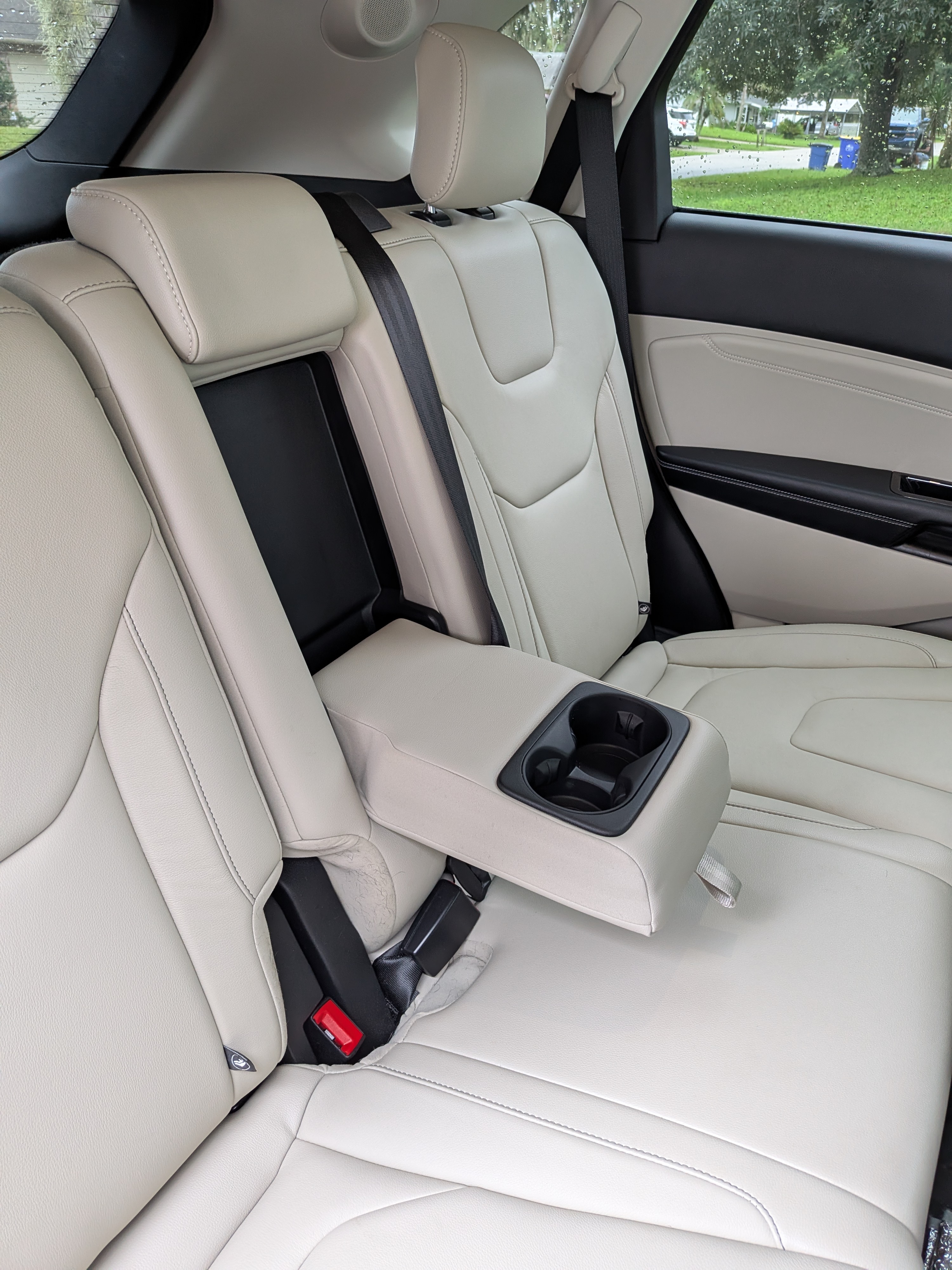 Used 2020 Ford Edge Titanium AWD/4WD image 8