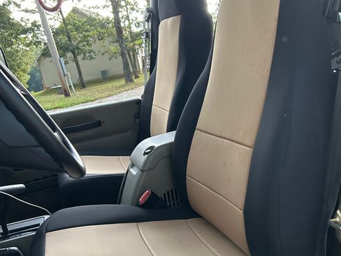 Used 2004 Jeep Wrangler X w/ Convenience Group image 4