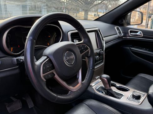 Used 2017 Jeep Grand Cherokee Limited w/ Luxury Group II image 8