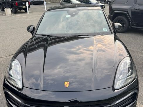 Used 2022 Porsche Cayenne Coupe AWD/4WD image 14