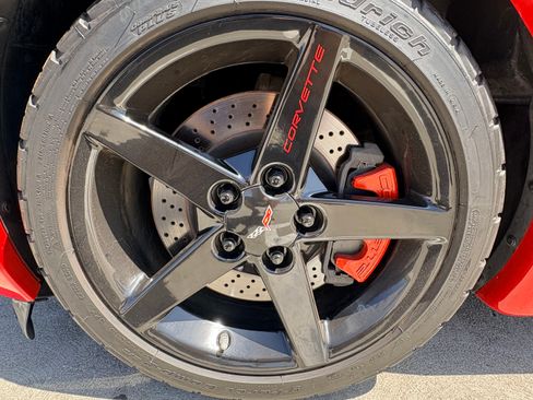 Used 2007 Chevrolet Corvette Coupe w/ Preferred Equipment Group RWD image 26