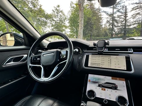 Used 2021 Land Rover Range Rover Velar S image 9