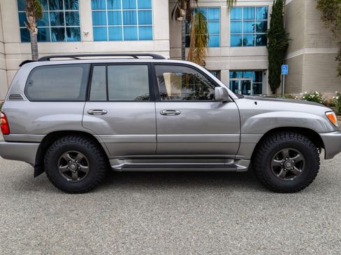 Used 2001 Toyota Land Cruiser image 10