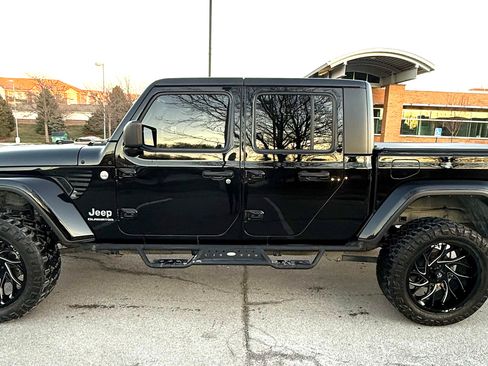 Used 2021 Jeep Gladiator Overland w/ Popular Equipment Package image 1