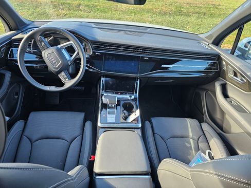 Used 2025 Audi Q7 3.0T Prestige image 10