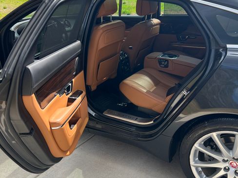 Used 2014 Jaguar XJ L Portfolio RWD image 6