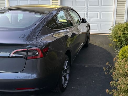 Used 2023 Tesla Model 3 Standard Range image 2