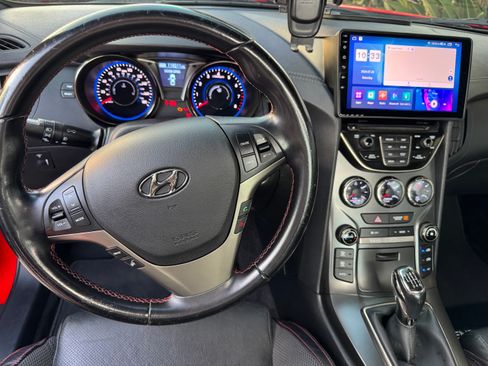 Used 2015 Hyundai Genesis 3.8 RWD image 18