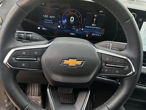 Used 2026 Chevrolet Equinox LT w/ Convenience Package II image 6