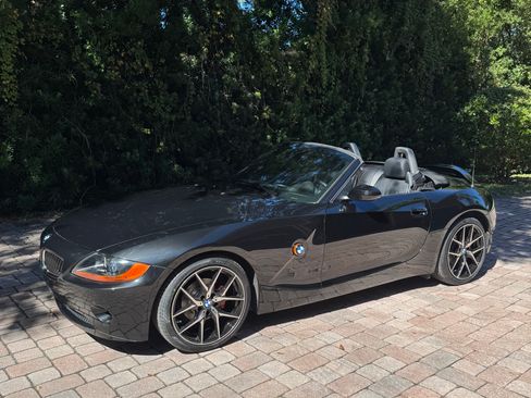 Used 2004 BMW Z4 2.5i RWD image 9