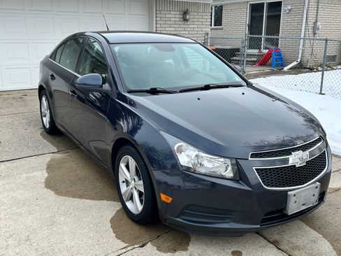 Used 2014 Chevrolet Cruze LT image 2