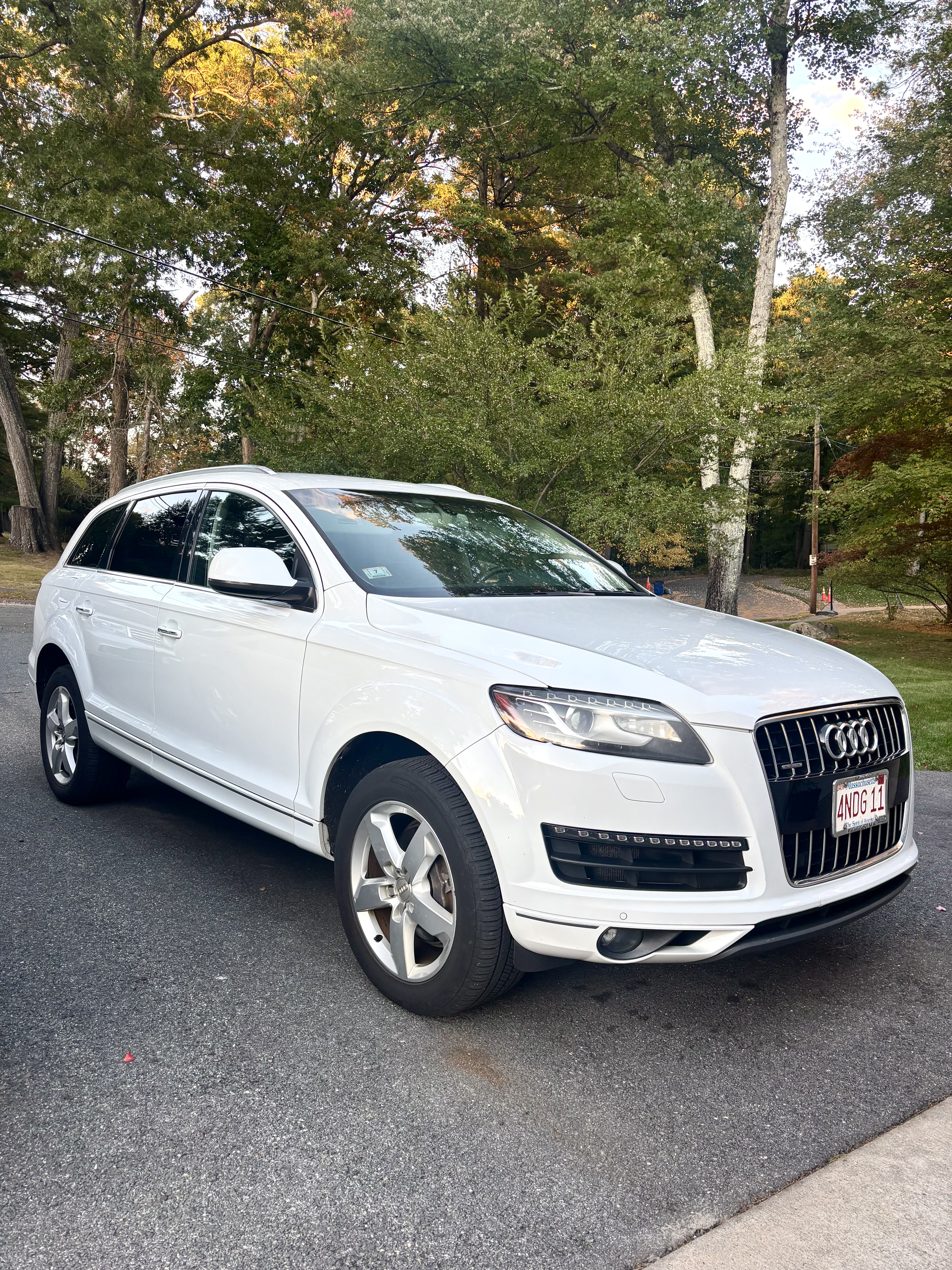 Used 2015 Audi Q7 3.0T Premium w/ Technology Package AWD/4WD image 1