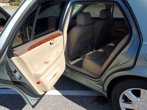 Used 2006 Cadillac DTS w/ Sun And Navigation Package image 6