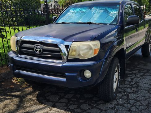 Used 2005 Toyota Tacoma PreRunner RWD image 16