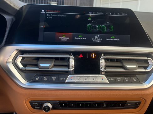 Used 2022 BMW M440i Convertible image 21