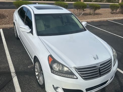 Used 2016 Hyundai Equus Signature RWD image 4