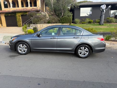 Used 2012 Honda Accord LX image 2
