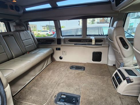 Used 2019 GMC Savana 2500 w/ Enhanced Convenience Package RWD image 15