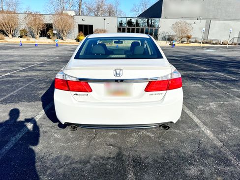 Used 2014 Honda Accord Sport image 8