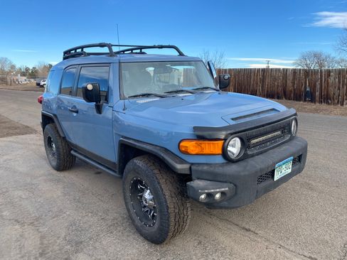 Used 2014 Toyota FJ Cruiser 4WD w/ Trail Teams Ultimate Edition image 2