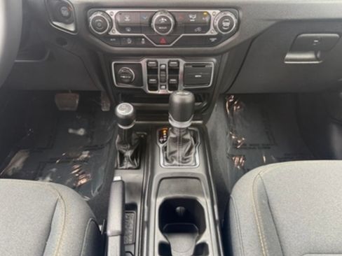Used 2025 Jeep Wrangler Unlimited Sport AWD/4WD image 10