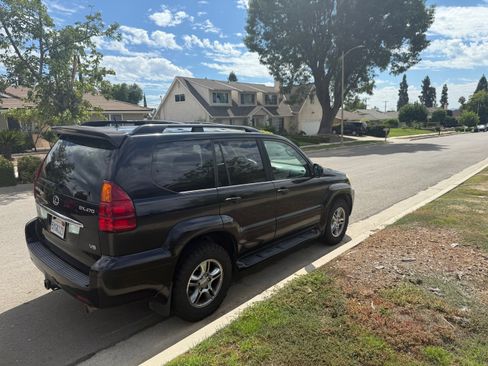 Used 2007 Lexus GX 470 image 2