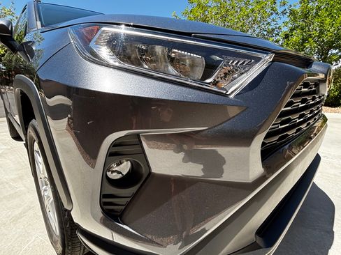 Used 2021 Toyota RAV4 XLE AWD/4WD image 11