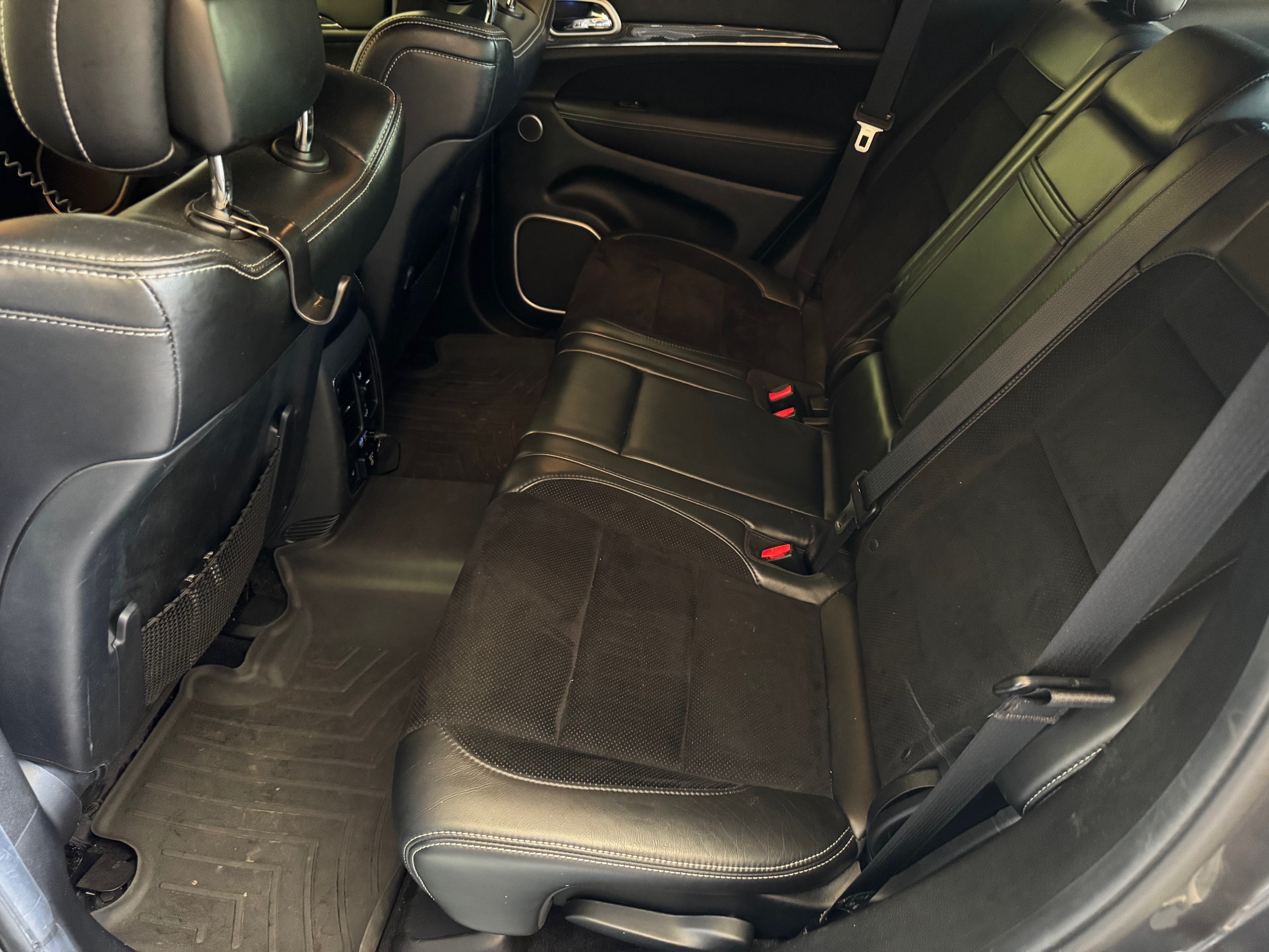 Used 2014 Jeep Grand Cherokee SRT8 w/ Luxury Group II AWD/4WD image 6