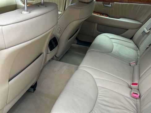 Used 2004 Lexus LS 430 image 12