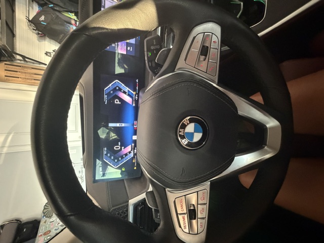 Used 2023 BMW X7 xDrive40i w/ Premium Package AWD/4WD image 8