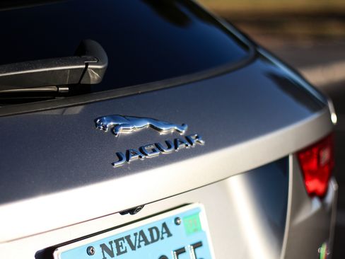 Used 2020 Jaguar F-PACE S image 12