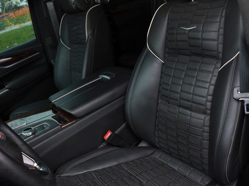 Used 2021 Cadillac Escalade ESV Sport Platinum image 26