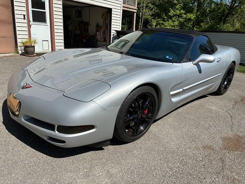 Used 1999 Chevrolet Corvette Convertible w/ Memory Pkg RWD image 4