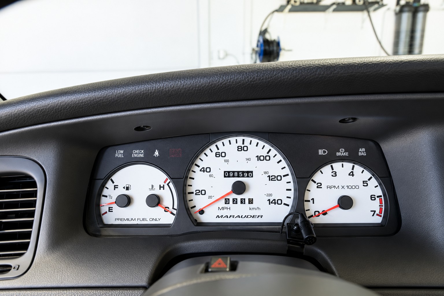 Used 2003 Mercury Marauder RWD image 11