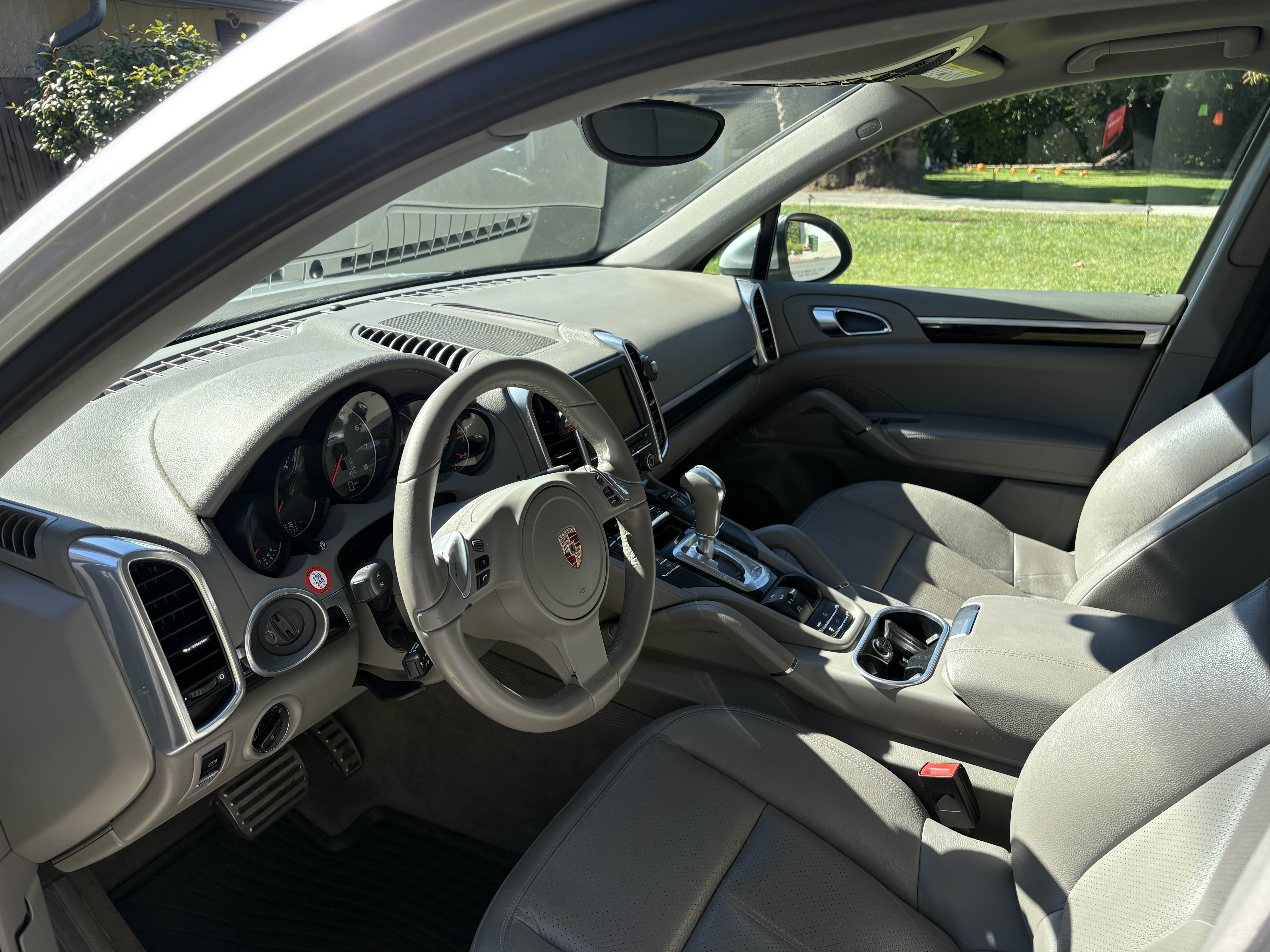 Used 2012 Porsche Cayenne S AWD/4WD image 2