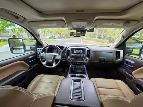 Used 2019 GMC Sierra 2500 Denali w/ Duramax Plus Package image 16