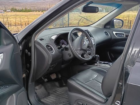 Used 2014 Nissan Pathfinder Platinum w/ Platinum Premium Package image 16