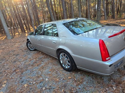 Used 2006 Cadillac DTS Performance image 10