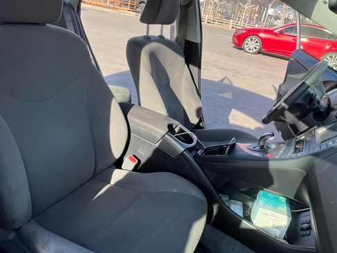 Used 2014 Toyota Prius Prime Plug-In Hybrid image 8