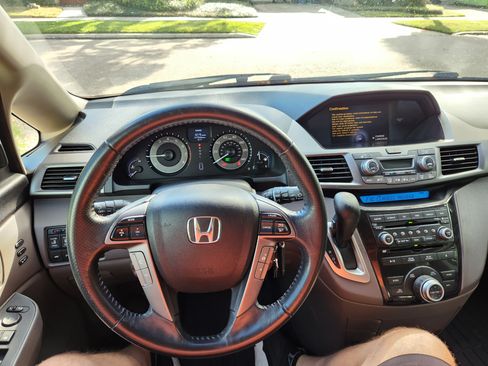 Used 2013 Honda Odyssey Touring Elite image 18