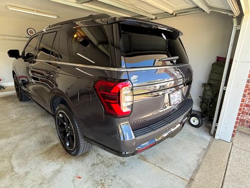 Used 2024 Ford Expedition Limited AWD/4WD image 13
