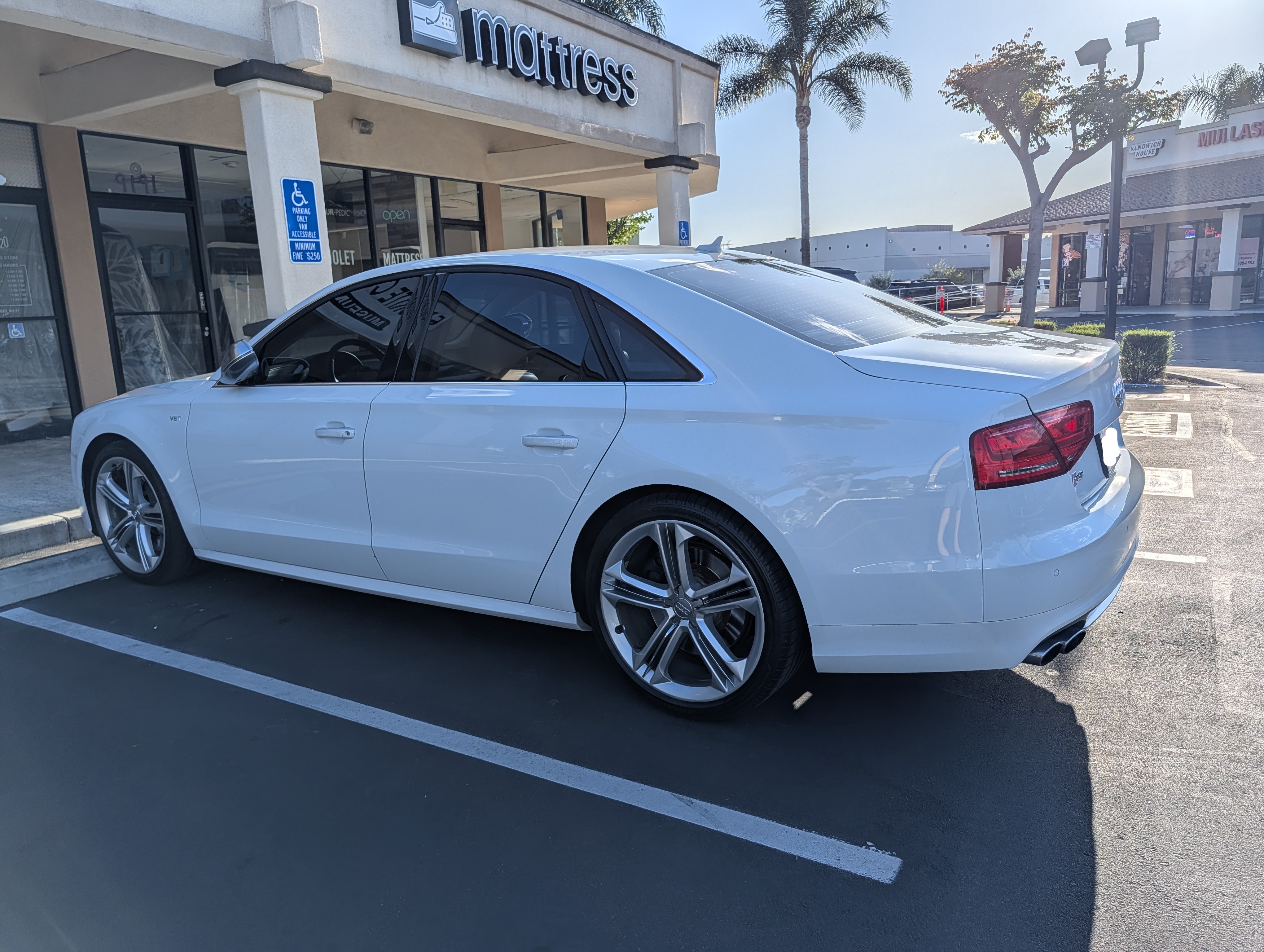 Used 2013 Audi S8 AWD/4WD image 16