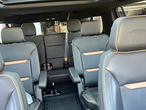 Used 2022 GMC Yukon XL AT4 image 16